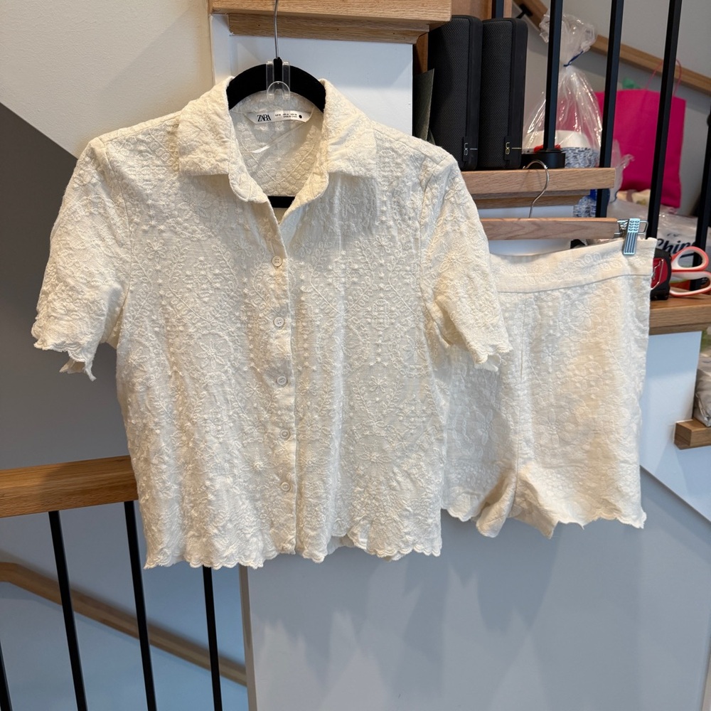 EUC ZARA White Embroidered Blouse Shorts Set M Short-Sleeve Shirt High-Rise